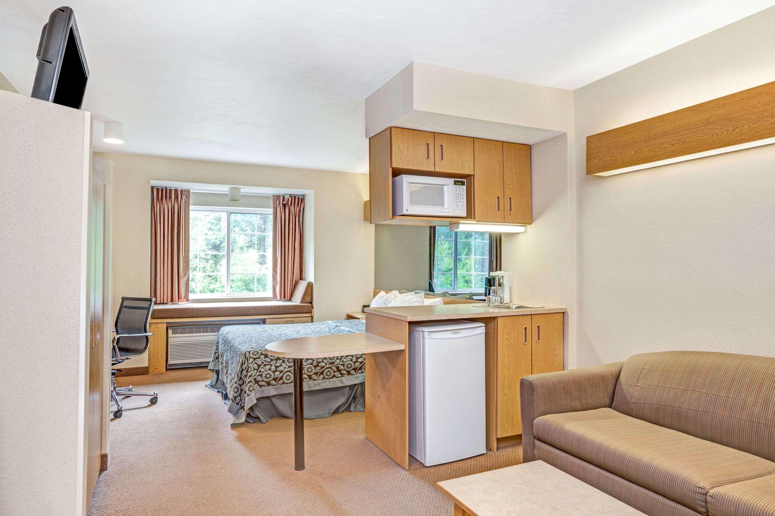 Days Inn By Wyndham Sturbridge Eksteriør billede