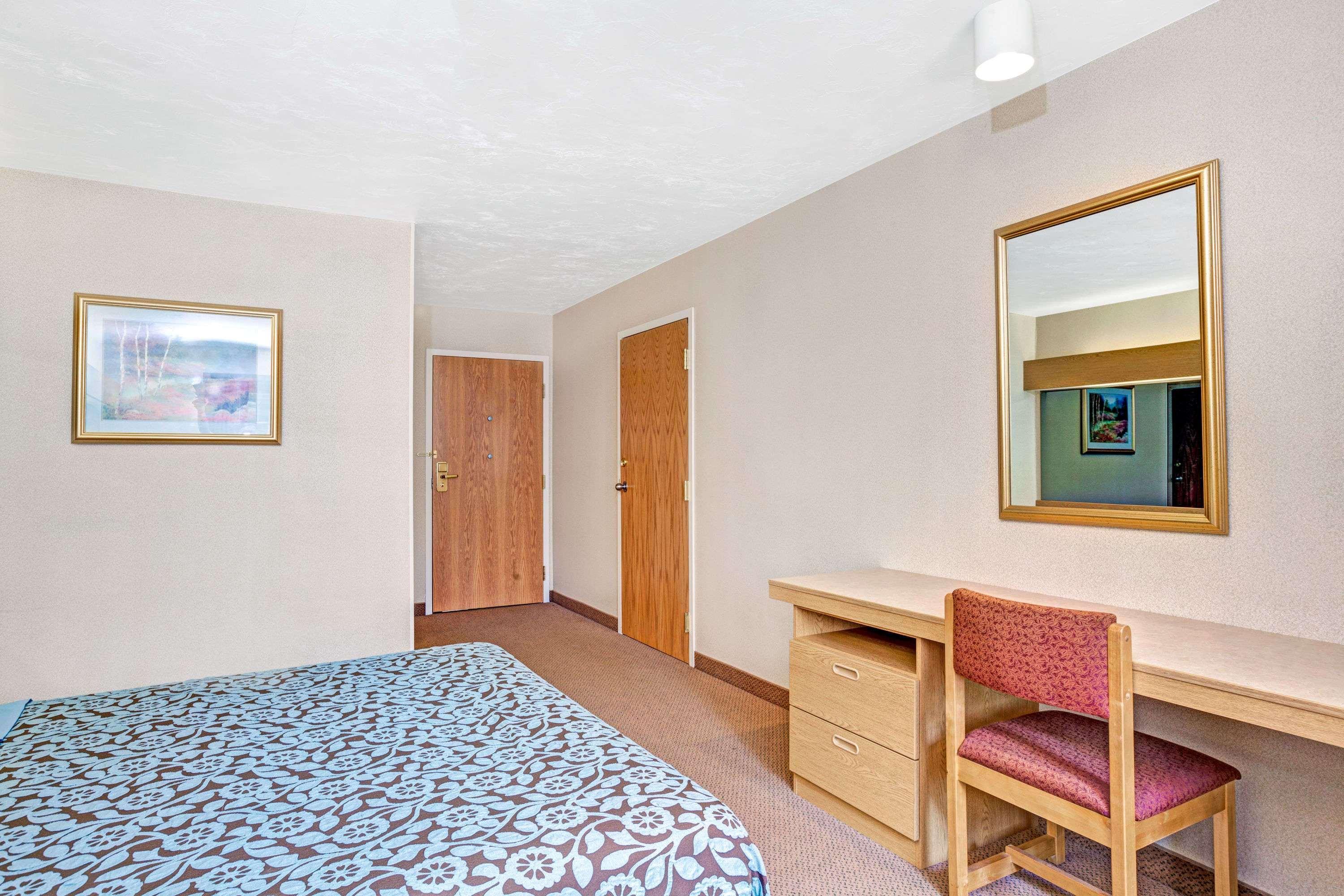 Days Inn By Wyndham Sturbridge Eksteriør billede