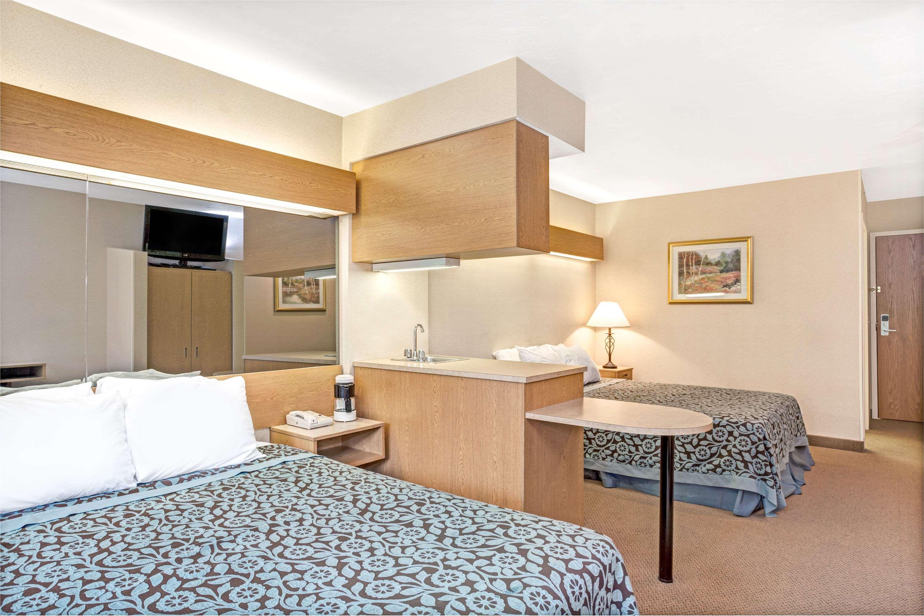 Days Inn By Wyndham Sturbridge Eksteriør billede