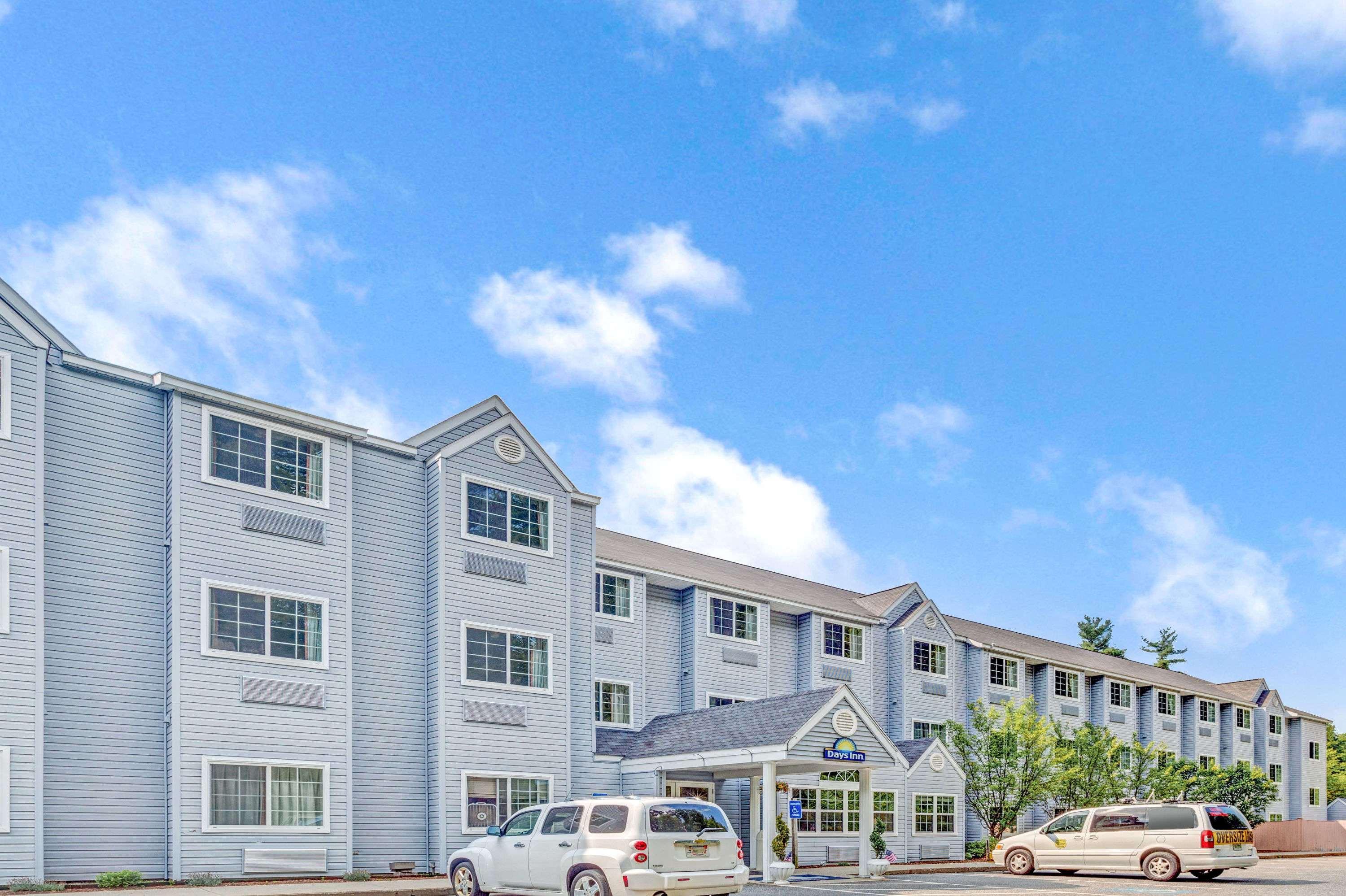 Days Inn By Wyndham Sturbridge Eksteriør billede