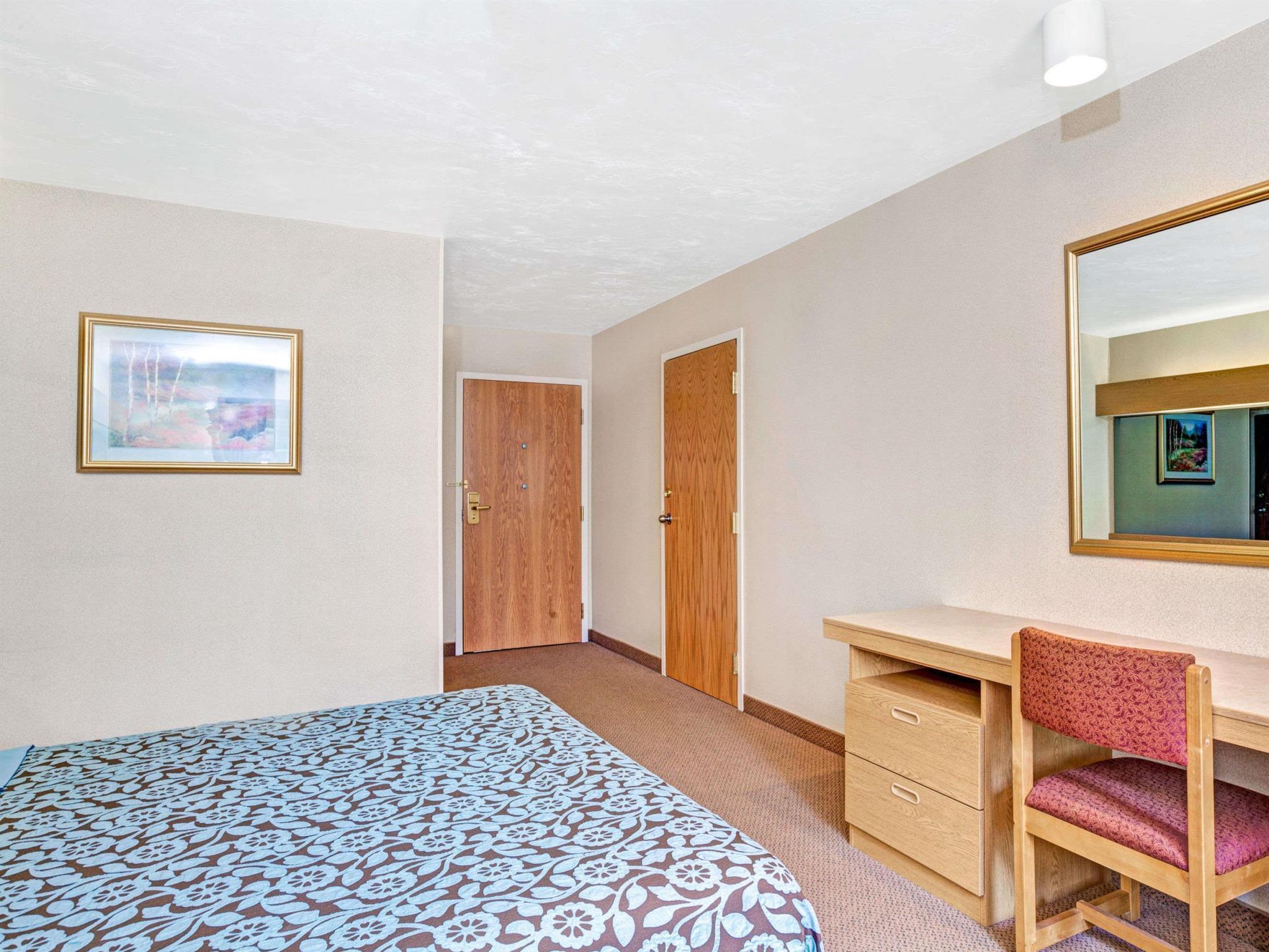 Days Inn By Wyndham Sturbridge Eksteriør billede