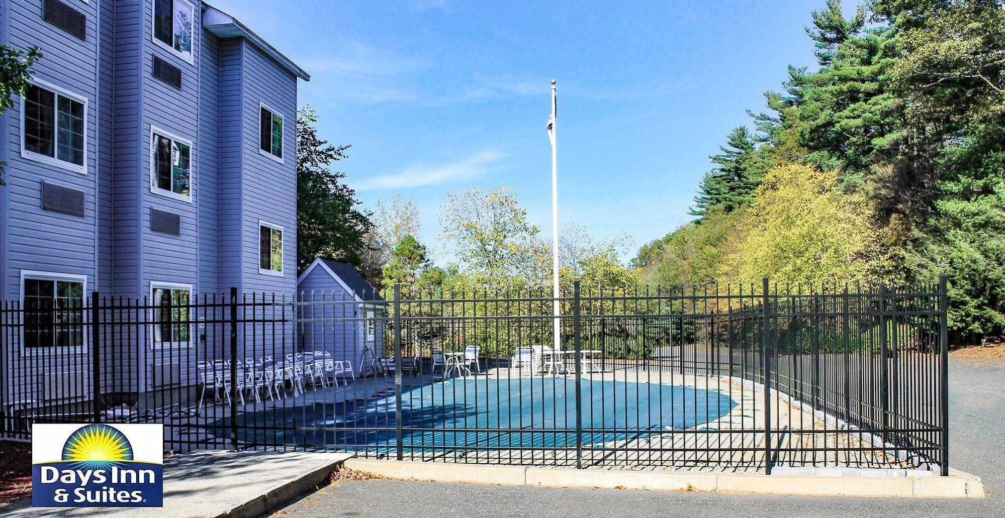 Days Inn By Wyndham Sturbridge Eksteriør billede